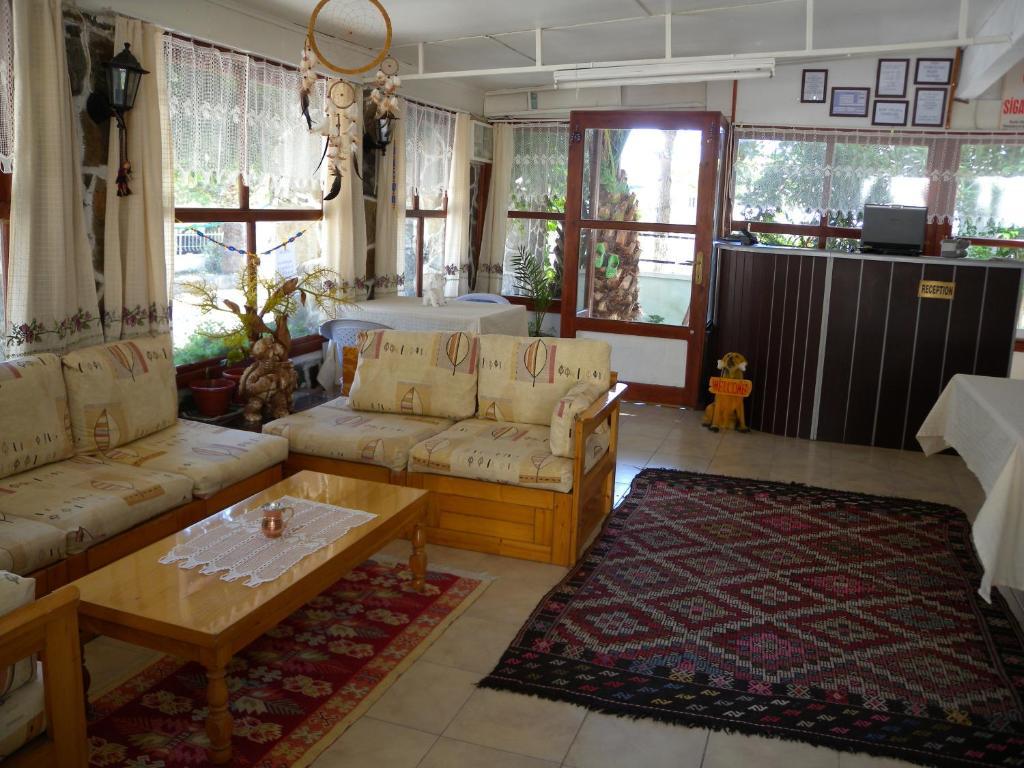 Eysan Pansiyon Akçay Exterior foto